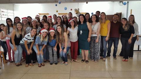 Alunos do Curso de Fisioterapia comemoram o Natal com os pacientes carentes da Clínica de Fisioterapia